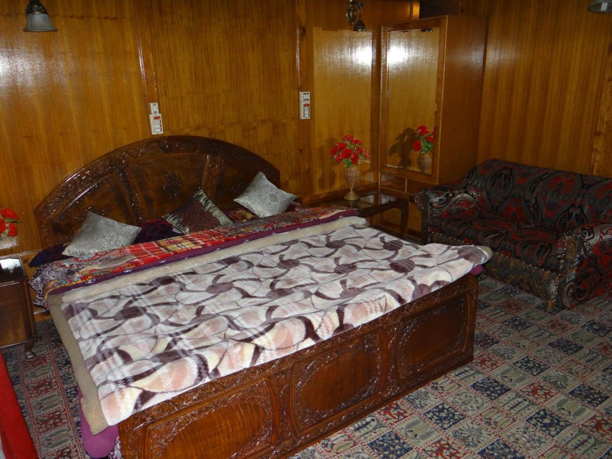 Goona Palace Houseboats Srīnagar Eksteriør billede