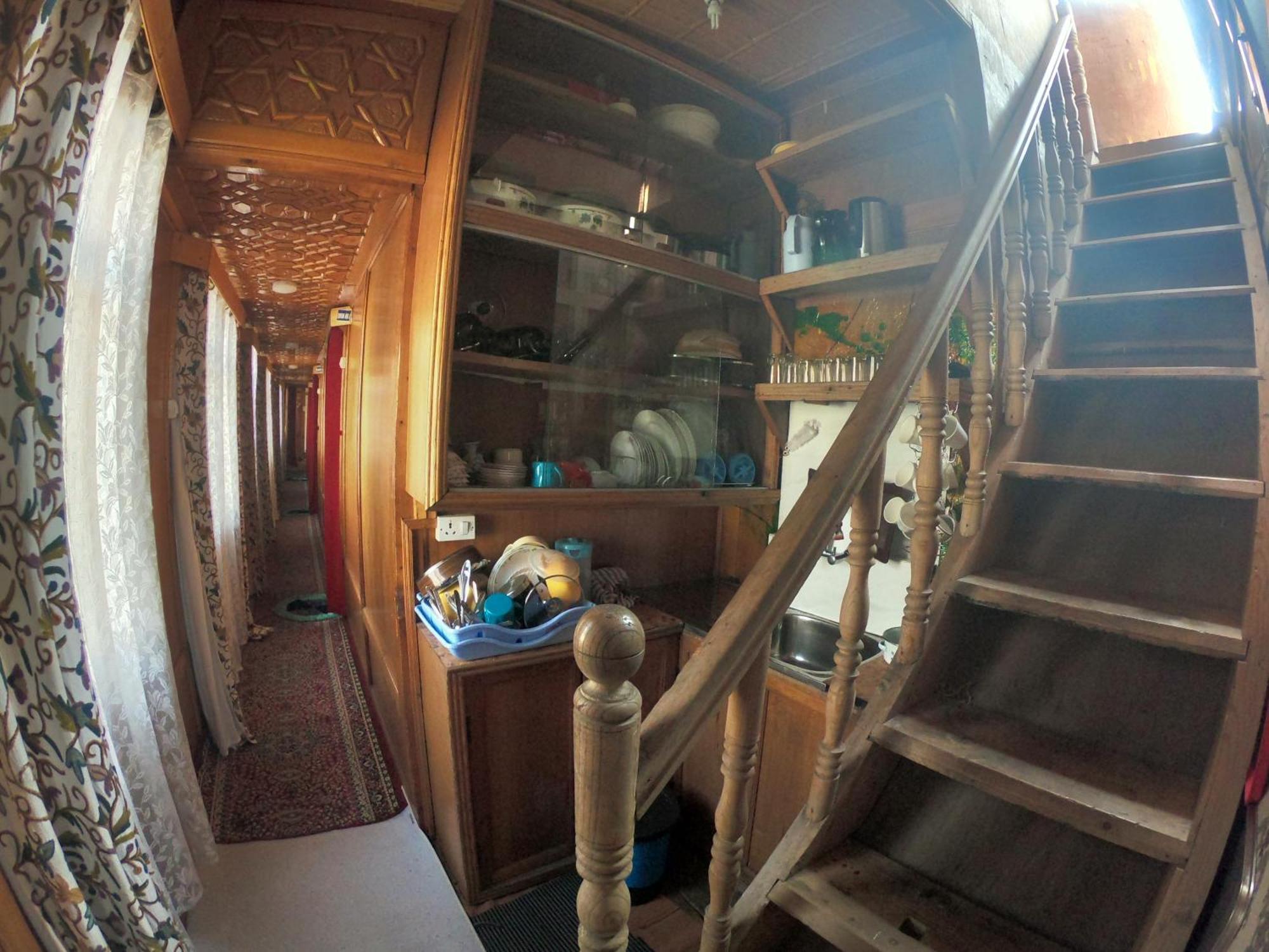 Goona Palace Houseboats Srīnagar Eksteriør billede
