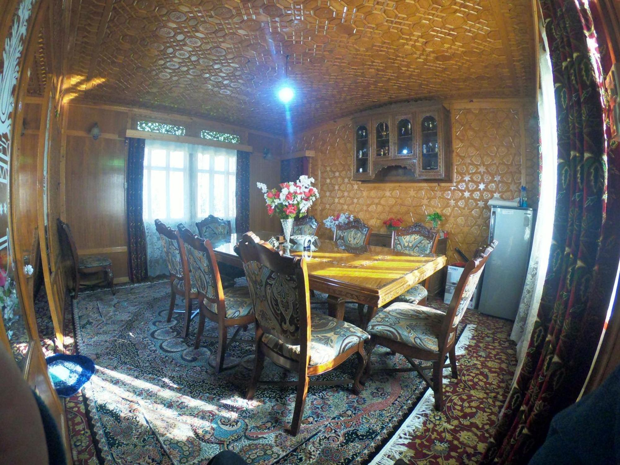 Goona Palace Houseboats Srīnagar Eksteriør billede