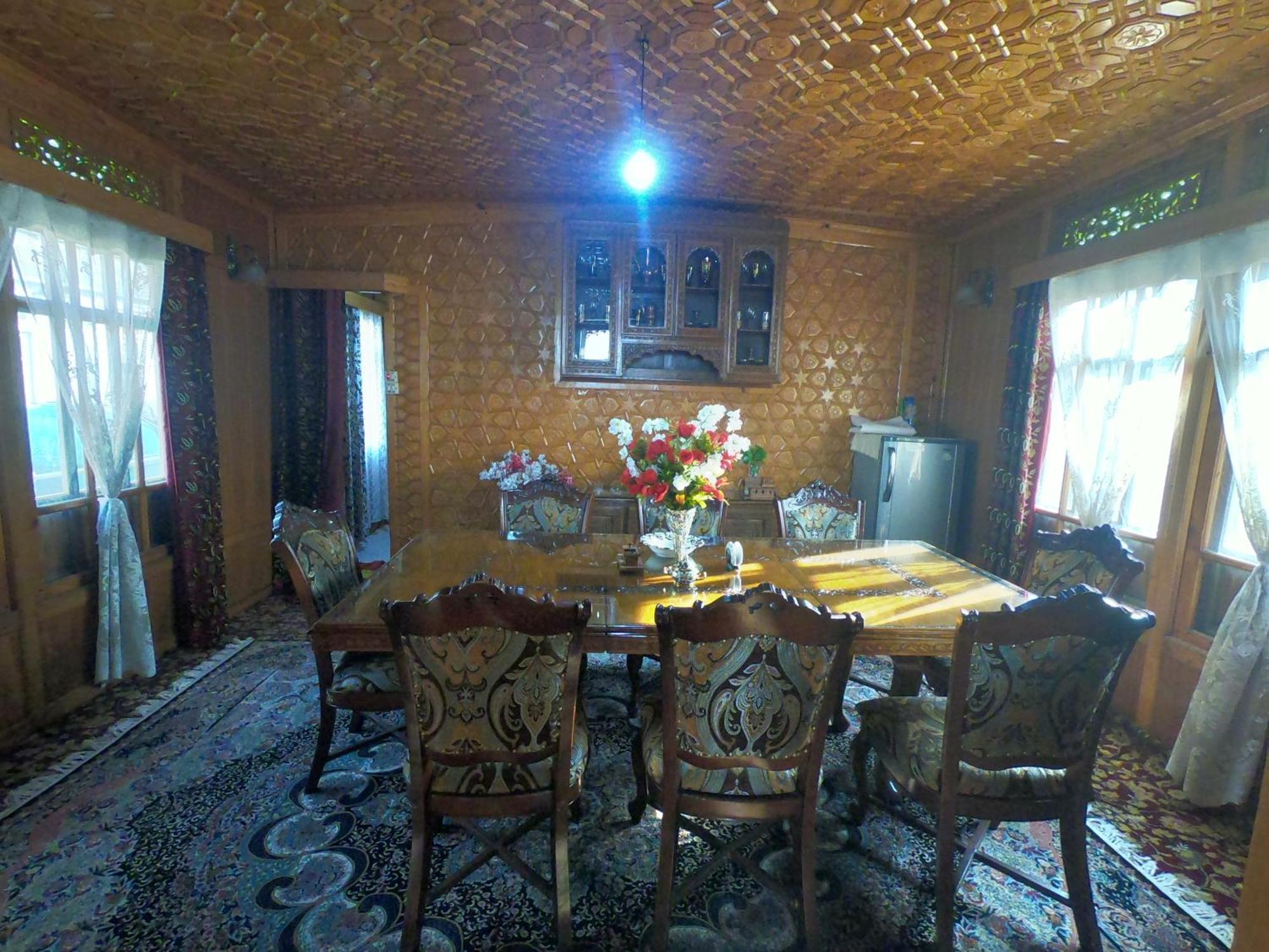 Goona Palace Houseboats Srīnagar Eksteriør billede