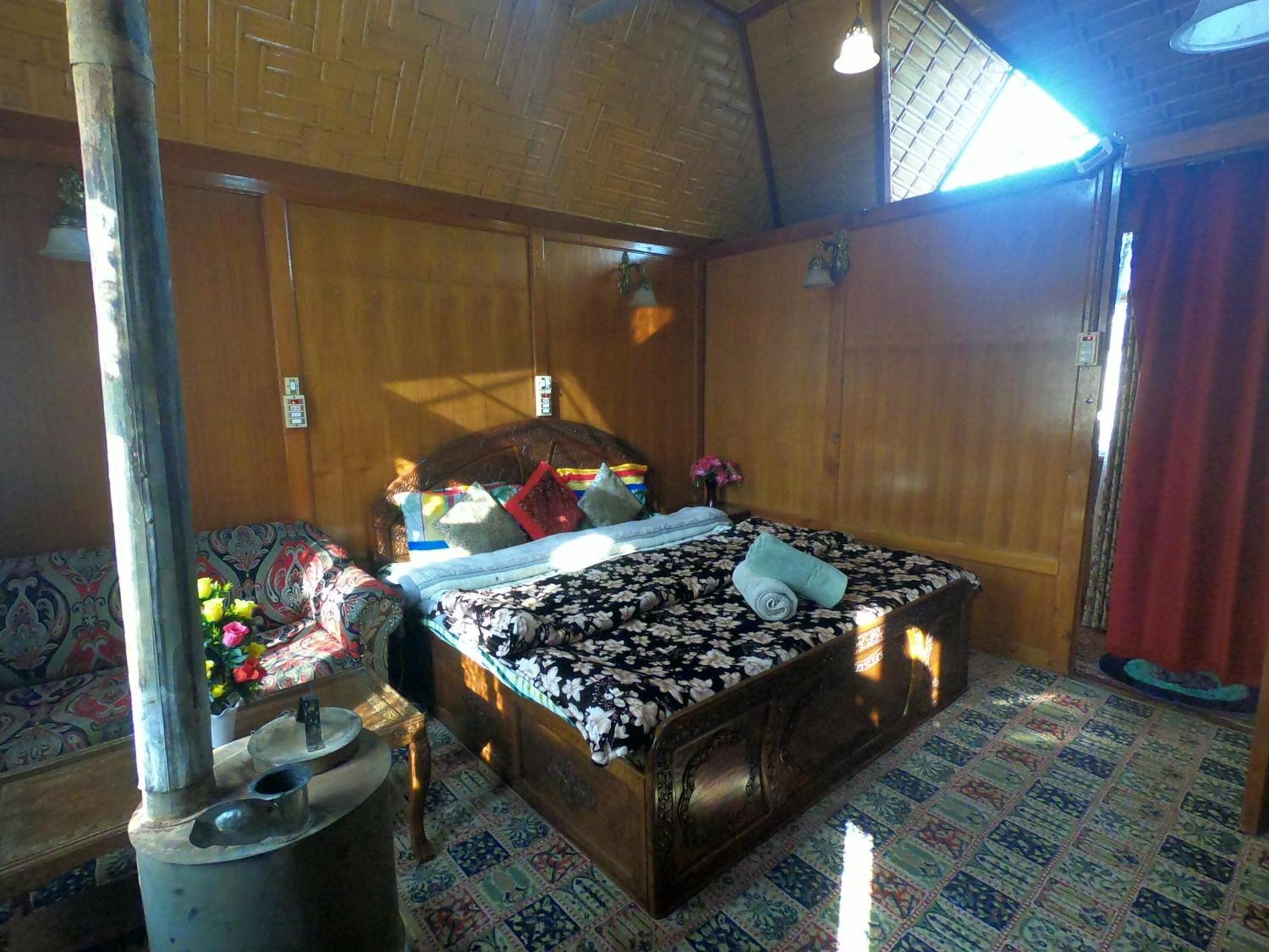 Goona Palace Houseboats Srīnagar Eksteriør billede
