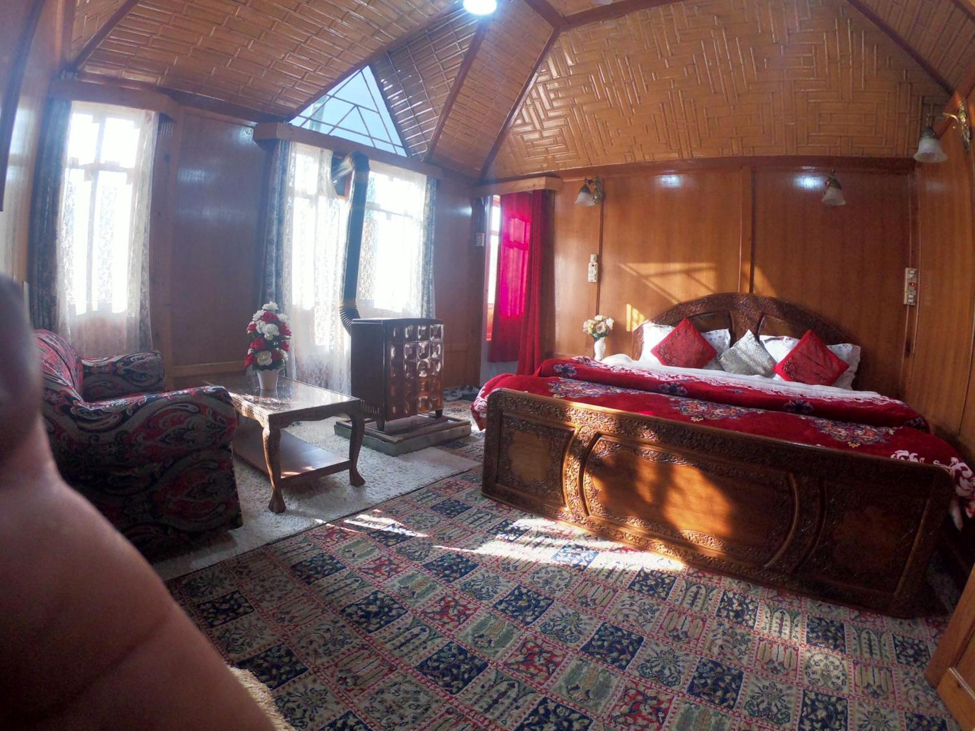 Goona Palace Houseboats Srīnagar Eksteriør billede