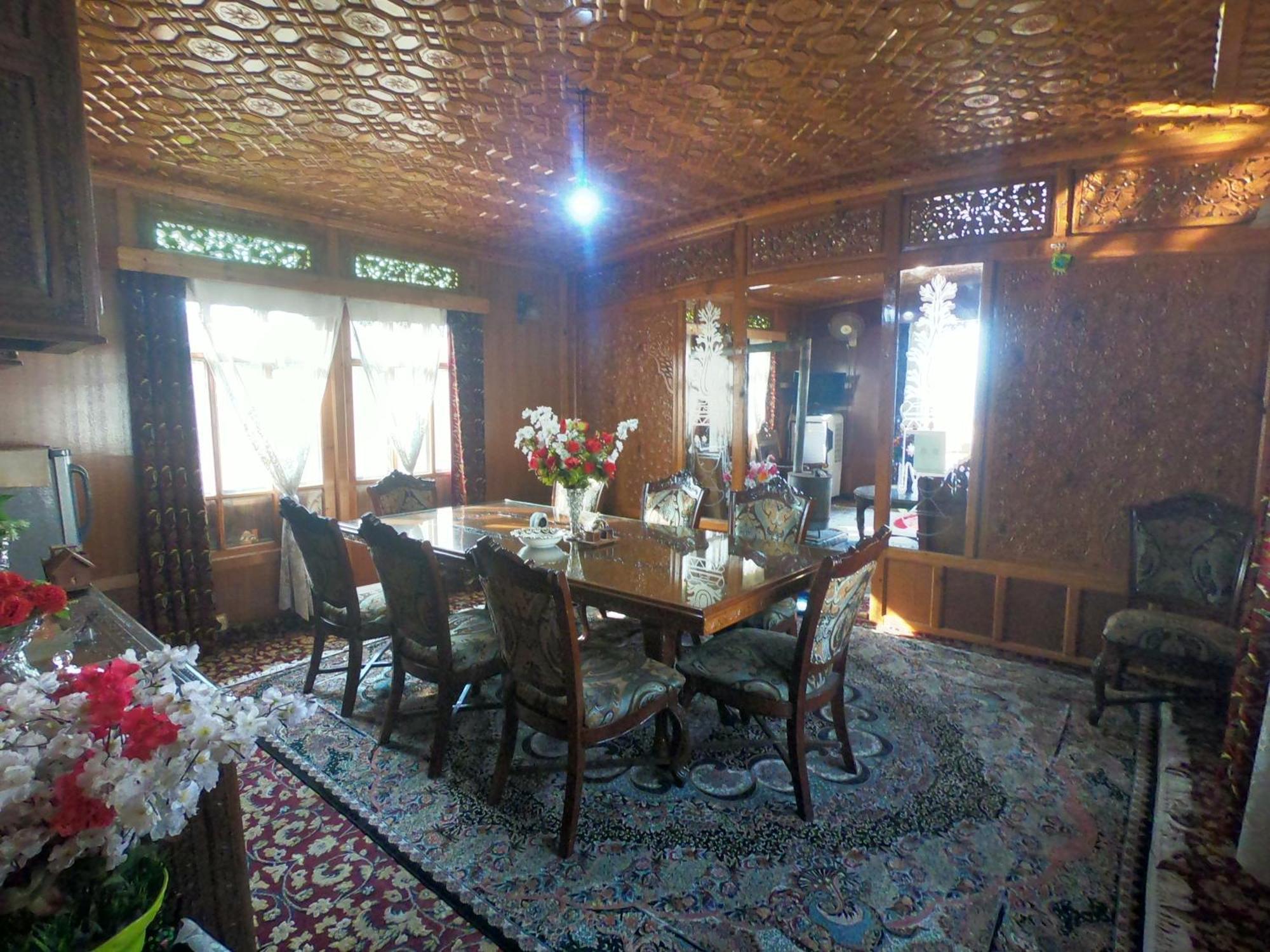 Goona Palace Houseboats Srīnagar Eksteriør billede