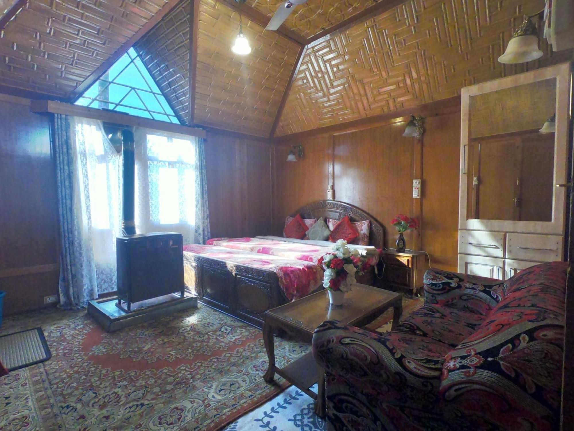 Goona Palace Houseboats Srīnagar Eksteriør billede