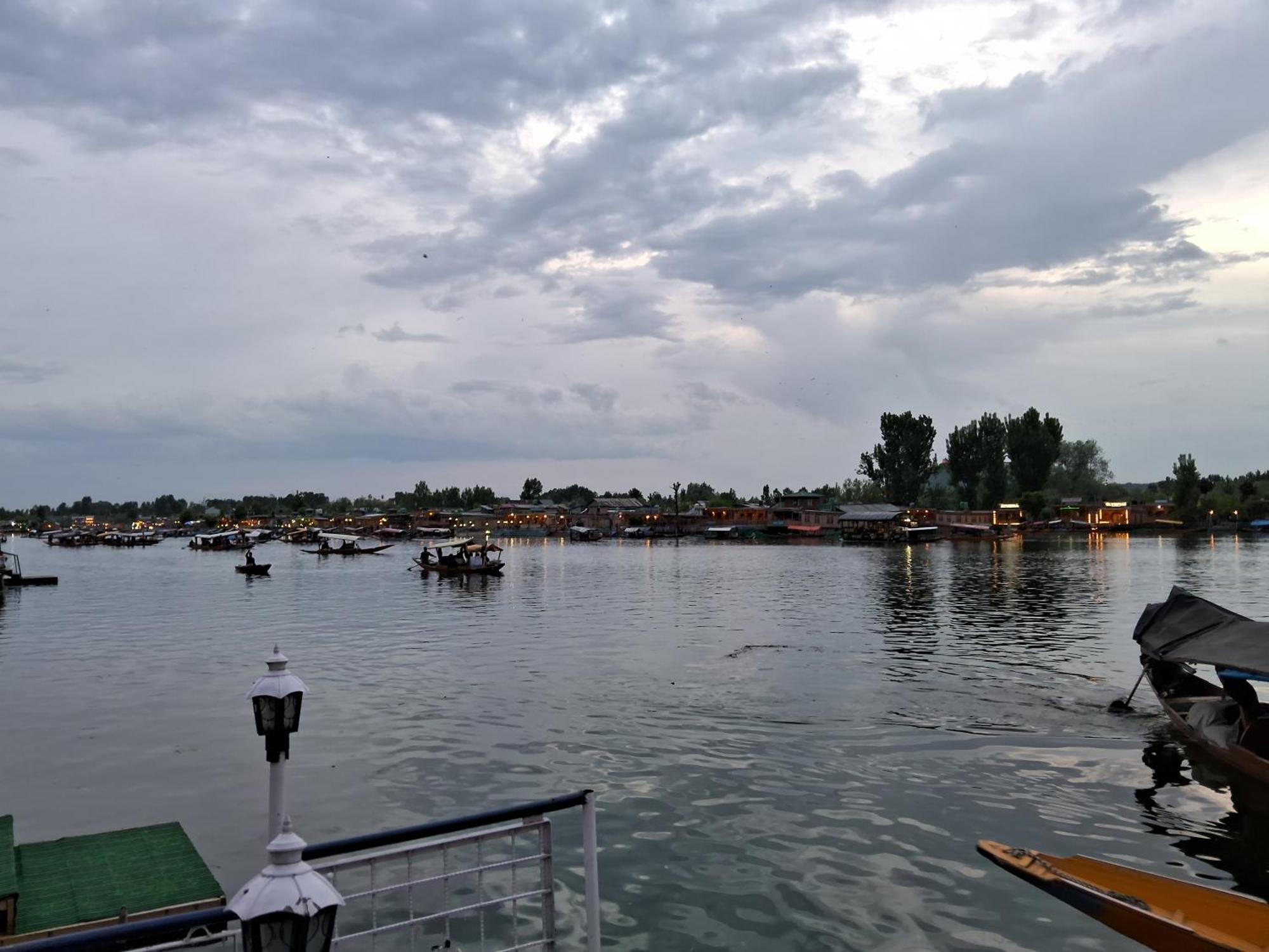 Goona Palace Houseboats Srīnagar Eksteriør billede