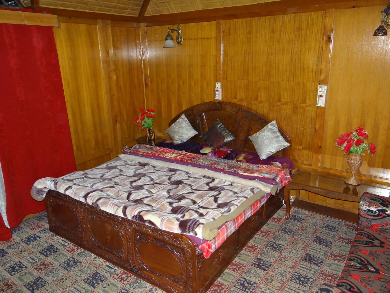 Goona Palace Houseboats Srīnagar Eksteriør billede