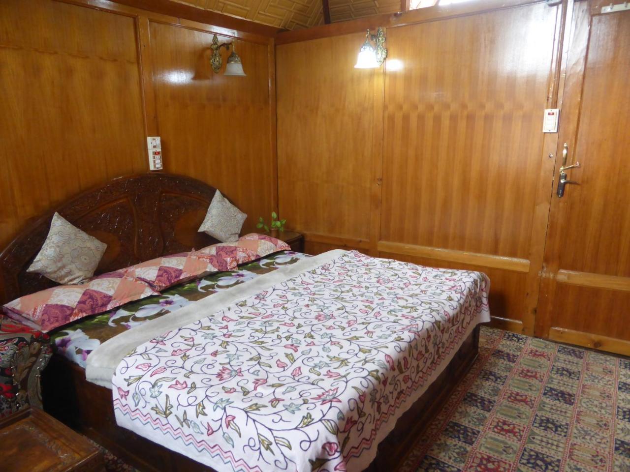 Goona Palace Houseboats Srīnagar Eksteriør billede