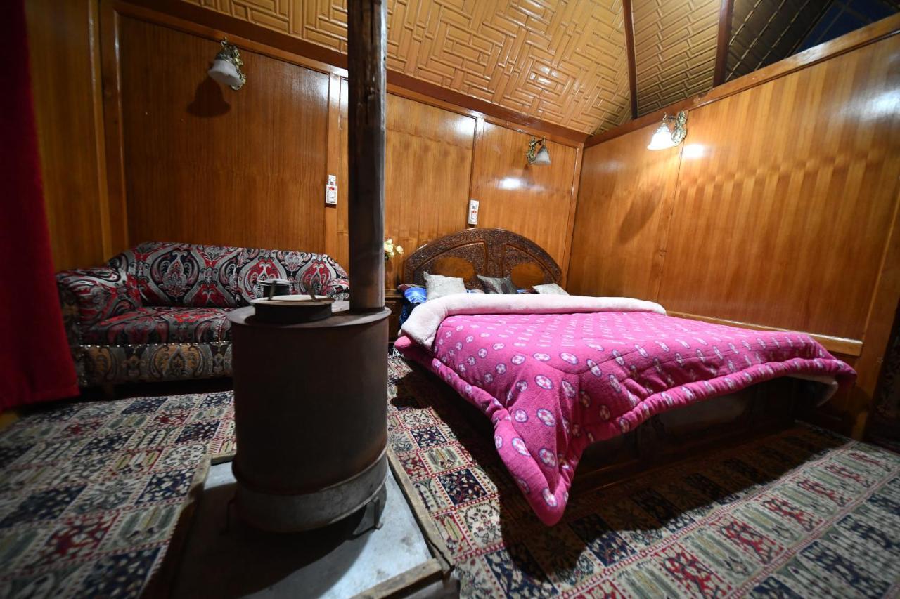 Goona Palace Houseboats Srīnagar Eksteriør billede